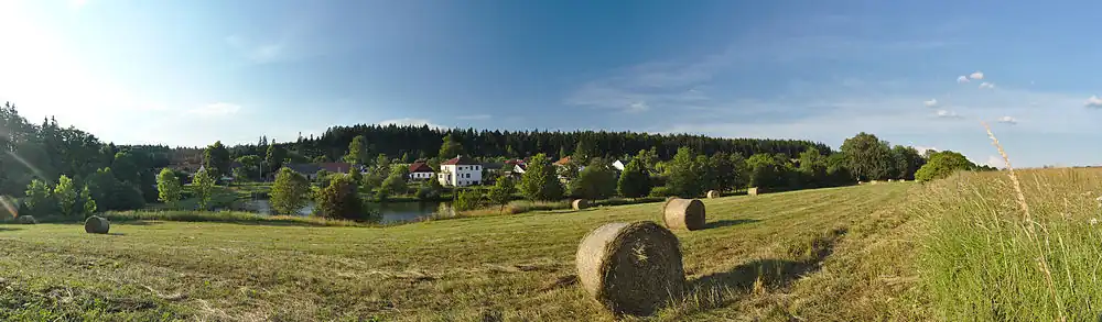 Panorama od rybníka
