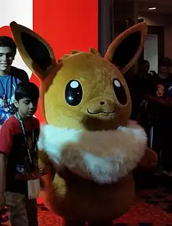 Kostým pro maskota v podobě Eevee