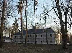 Polní_Voděrady_A._Opravovaný_zámek.jpg