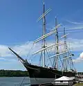 Muzejní loď Pommern kotví ve Västerhamn, západním ze dvou přístavů v Mariehamnu