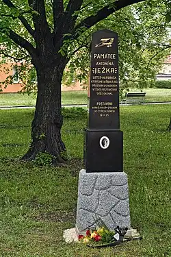 Pomník Antonína Ježka ve Čtyřech Dvorech