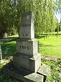 Pomník osídlení 1945 (Kondrač).JPG