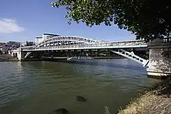 Pont Rouelle přes pravé rameno Seiny