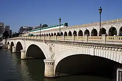 Pont de Bercy s viaduktem