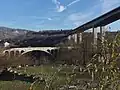 Viadukt Bellegarde-sur-Valserine (vpravo) je druhý nejvyšší na A40.