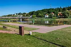 Přístav u mostu