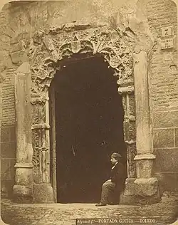 Portada del Palacio de los Peromoro