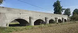 Část silničního inundačního mostu u Postoloprt