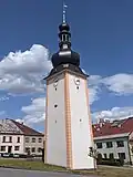 Potštát - hodinová věž uprostřed náměstí (2).jpg