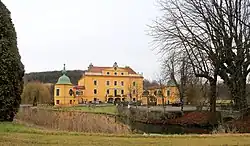 Zámek Wasserburg, kdysi v držení Zinzendorfů