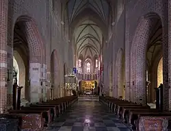 Katedrála svatých apoštolů Petra a Pavla v Poznani z roku 968 je nejstarší katedrálou v Polsku.