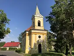 Průčelí kaple sv. Antonína Paduánského ve Velešicích