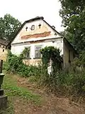 Průčelí domu