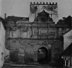 Fotografie Pražské brány (asi okolo roku 1870)