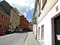 Pohled do Husovy ulice od čp. 75