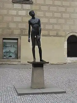 Mládí (duben 2016)