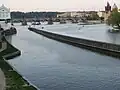 Ústí smíchovského kanálu nad Karlovým mostem