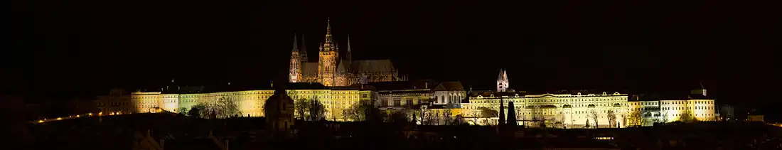 Panorama hradu v noci