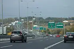 Dálniční křižovatka z Pražského okruhu ve směru na sever.