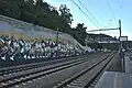 Graffiti v bezprostředním okolí stanice