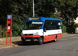 Minibus Iveco Daily Stratos LE 37 na lince 262 v Praze-Klánovicích, srpen 2012