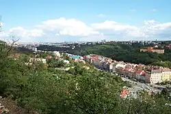 Údolí motolského potoka je severní částí Prahy 5. Zde možno vidět Košíře a Smíchov, v dálce pak vlevo centrum Prahy, vpravo Radlice
