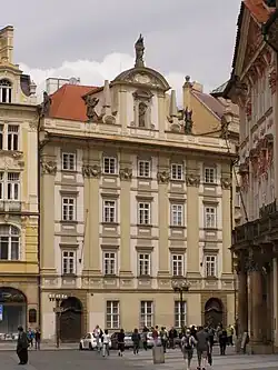 Dům čp. 930/I na Staroměstském náměstí v Praze je poslední stojící budova bývalého kláštera.