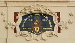 Erb Viktorina Křineckého z Ronova na pražském domě U Božího oka