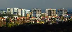 Pohled na sídliště Červený Vrch z Divoké Šárky.