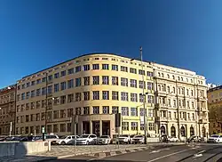 Přestavba dívčího gymnázia, 1930