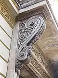 Detail konzoly pod balkónem