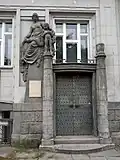 Socha ženy s chlapcem, Praha-Vršovice