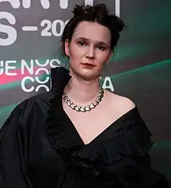 Zoë Më (19. dubna 2025)