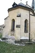 Presbytář zvenku