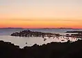 Panorama Primoštenu ze silnice D8