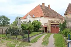 Fara a pomník Václava Kosmáka