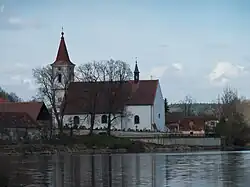 Bývalý farní kostel sv. Jiří v Purkarci.