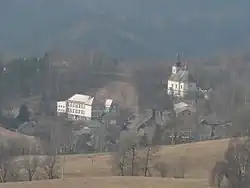Pohled na centrum obce u kostela sv. Máří Magdalény