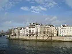 Quai d'Orléans, Polská knihovna je dům zcela vpravo