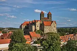 Pohled na zámecký vrch s dómem