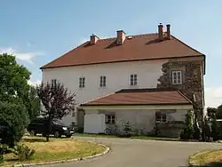 Ráby,_letohrádek_Jägerhaus.jpg