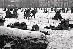 „Cvičení v ulicích Moskvy.“ Vojáci vojenské jednotky na bulváru Čistoprudnij v Moskvě, 1941