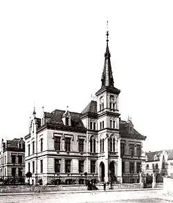 Stará správní budova Spolku pro chemickou a hutní výrobu Ústí nad Labem, jižní průčelí