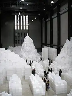 Nábřeží, instalace v galerii Tate Modern