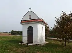 Památkově chráněná kaple svatého Floriána na okraji vesnice