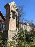 Radeč (Raatsch) u Úpice - boží muka před chalupou čp. 76 (stav listopad 2024) (1).jpg