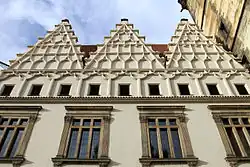 Novoměstská radnice – detail štítu (Ondřej Kořínek)