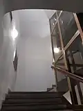 Schody do patra a výtah