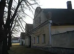 Radošovice_čp._1_(okr._Strakonice),_boční_pohled.JPG