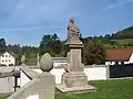 Pieta před kostelem z roku 1815